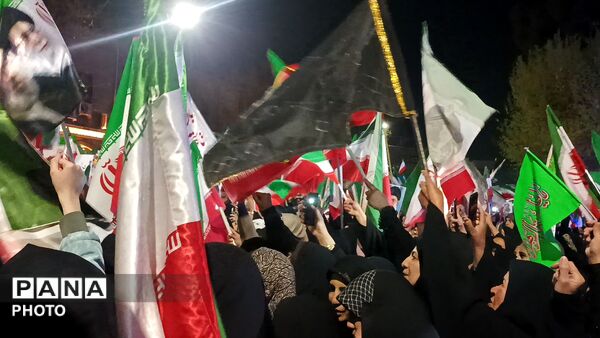 تجمع مردم غیور در مسجد جامع شهرستان نیشابور 