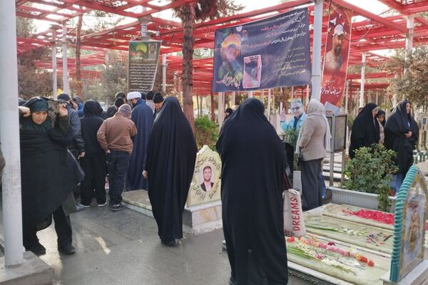 تجدید عهد با شهدا در رباط کریم