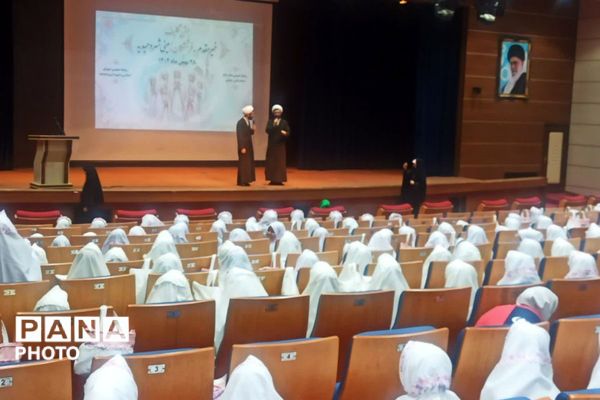 جشن تکلیف دانش‌آموزان دختر مدرسه دکتر علی شریعتی شهریار