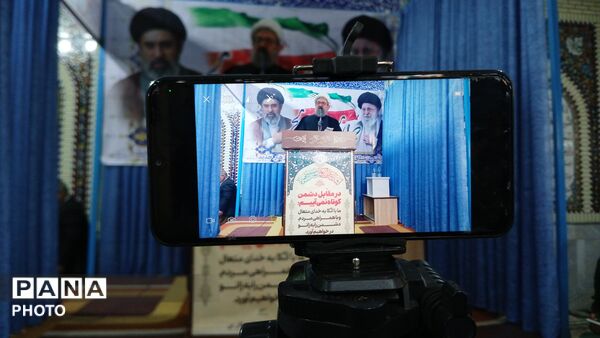 شکوه حضور در نماز جمعه شهرستان بن
