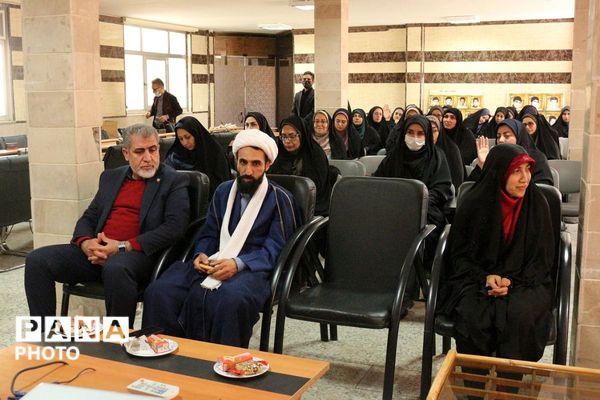  جلسه هم‌اندیشی همکاران پرورشی فیروزکوه 