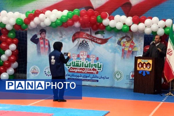 یاوران انقلاب؛روشنای مسیر نوجوانان امروز