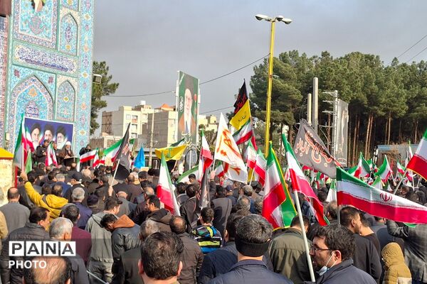 بیعت مردم قرچک با سومین رهبر نظام مقدس جمهوری اسلامی ایران