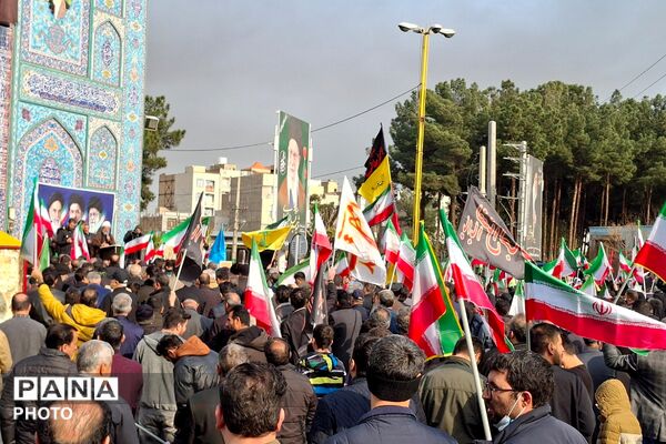 بیعت مردم قرچک با سومین رهبر نظام مقدس جمهوری اسلامی ایران