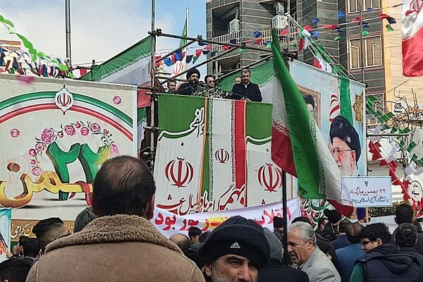 راهپیمایی پرشور ۲۲بهمن در رودهن 