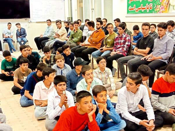 اعضای انجمن اسلامی با امام جمعه کاشمر دیدار کردند