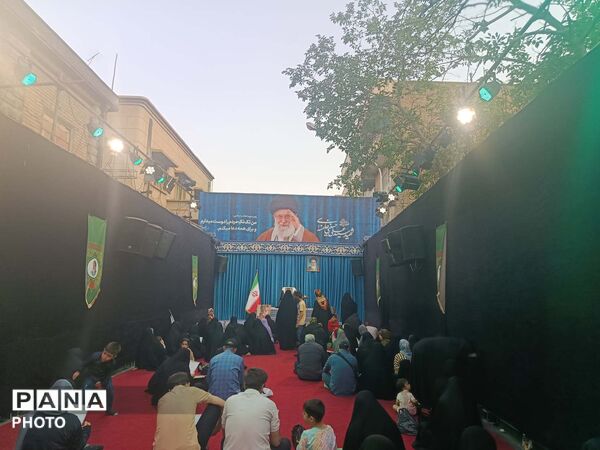 اردوی زیارتی دانشجومعلمان قم در مرقد امام و بیت رهبر شهید