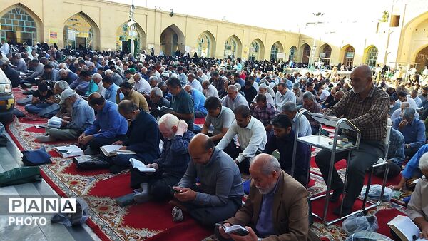 قرائت دعای عرفه در مسجد جامع  نیشابور-۲