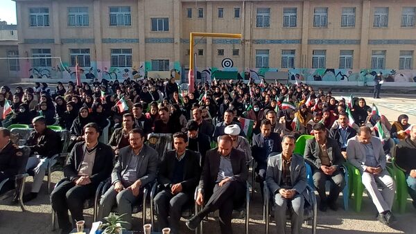 از حماسه تا آینده؛ مدارس، ادامه‌دهندگان راه نور در ۴۷ سالگی انقلاب