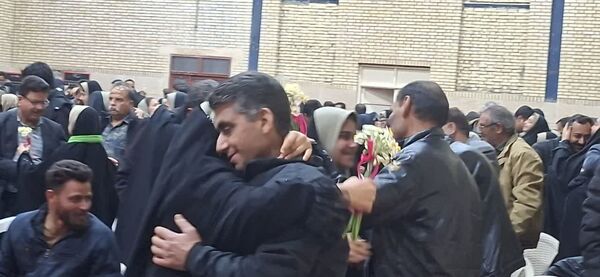 جشن بزرگ دختری من و بابام در دبیرستان شهید جهانی ابرکوه