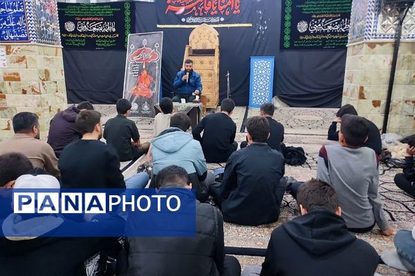 شهریار غرق در عطر فاطمی شد