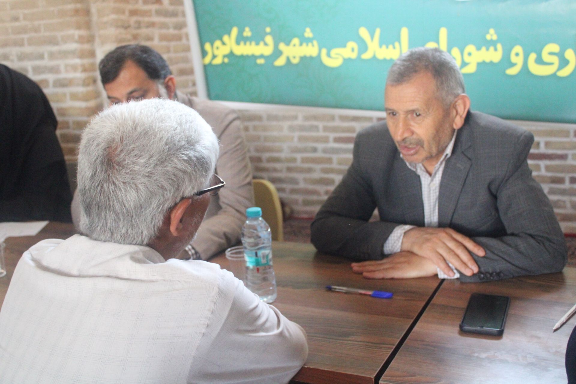 برپایی میز خدمت در هفته آخر اردیبهشت ماه 