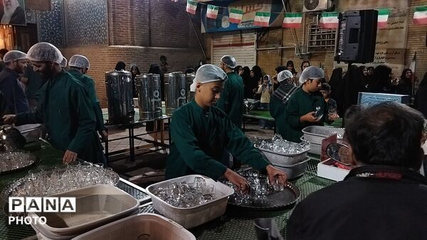 هشتاد و پنجمین شب از فعالیت چایخانه فاطمه الزهرا در قاب پانا 