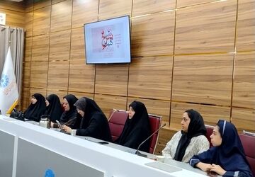 برگزاری محفل ادبی «آیین سرخ کلمات» با حضور بانوان شاعر البرزی
