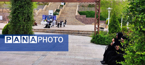 محفل جزء‌خوانی قرآن کریم در بوستان‌های قم