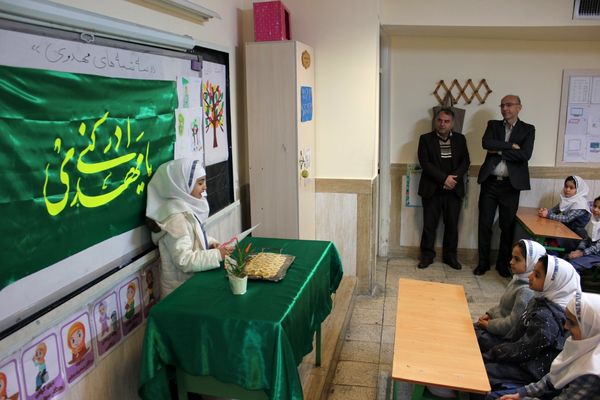 بازدید معاون پرورشی آموزش‌وپرورش ورامین از مدارس در هفته فرهنگی‌هنری «ماها»
