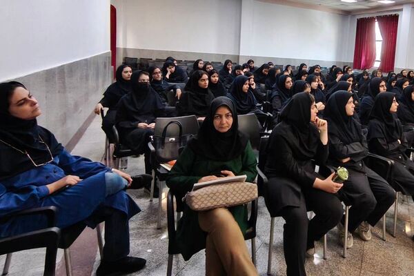 برگزاری کارگاه مشاوره به‌مناسبت هفته سلامت روان در ناحیه 2 شهرری 
