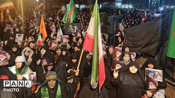 تجمع مردم شریف دلفان در شب بیست‌ویکم شهادت رهبر شهید انقلاب اسلامی