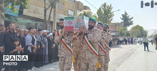 وداع باشکوه مردم با پیکر شهید «علی‌اصغر نورانی»