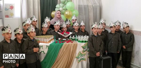  جشن شکوفه‌های قرآنی در مدرسه وحدت اسلامی نظرآباد