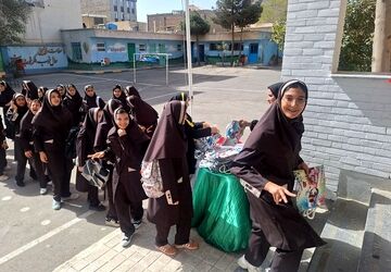 جشن جوانه‌ها در‌ دبیرستان رضوان شهرستان فردیس