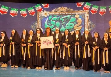 اجرای گروه سرود هیئت دخترانه طوبی در مرکز صداوسیما استان خراسان شمالی