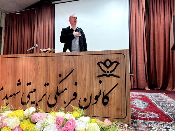 توانمندسازی معلمان برای گفت‌وگو با دانش‌آموزان درباره‌ مسائل اخیر کشور