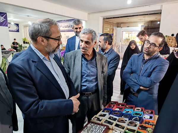 افتتاح اولین نمایشگاه و فروشگاه دستاوردهای هنرجویان مشهد