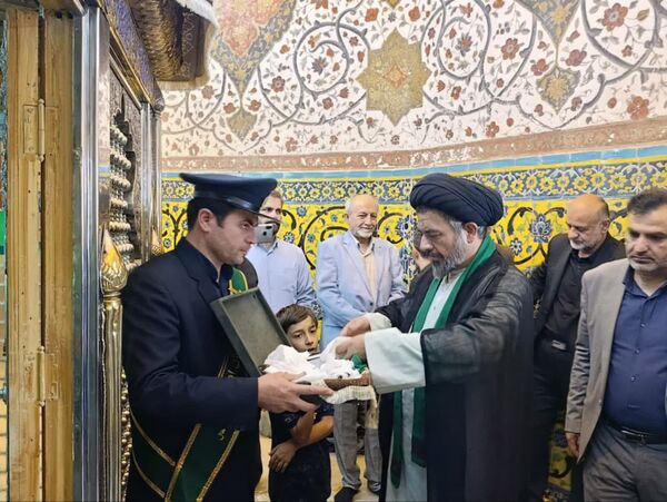 مراسم غبار روبی و زیارت ضریح مطهر سلطانعلی ابن امام محمد باقر (ع) در کربلای ایران 