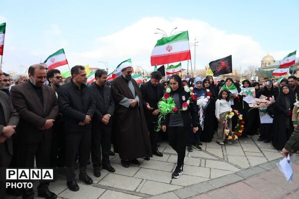 تجدید بیعت مردم ولایت‌مدار همدان با آرمان‌های انقلاب در لحظه تحویل سال