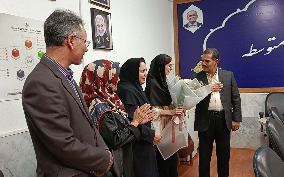 پریزاد نیرومند؛ رتبه یک کنکور سراسری گروه علوم انسانی