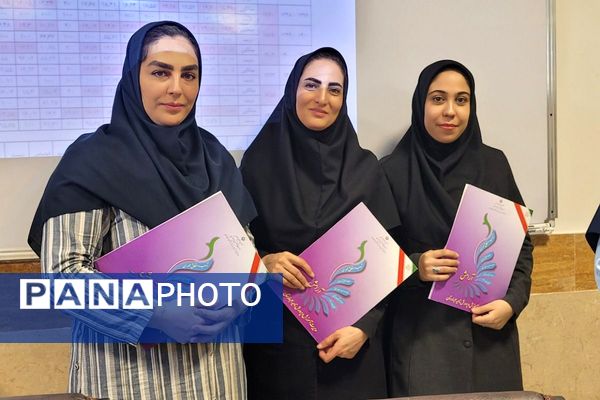 جلسه شورای معلمان دبیرستان نمونه دولتی ولایت