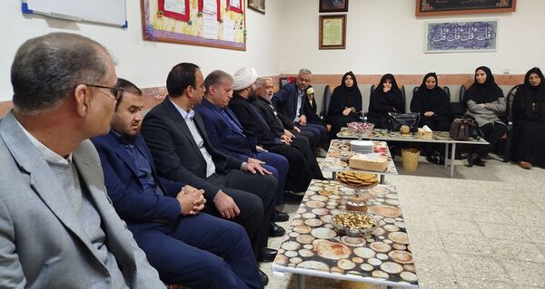 بازدید نماینده مجلس شورای اسلامی منطقه ترشیز از دبیرستان حضرت معصومه (س) شهرستان خلیل‌آباد