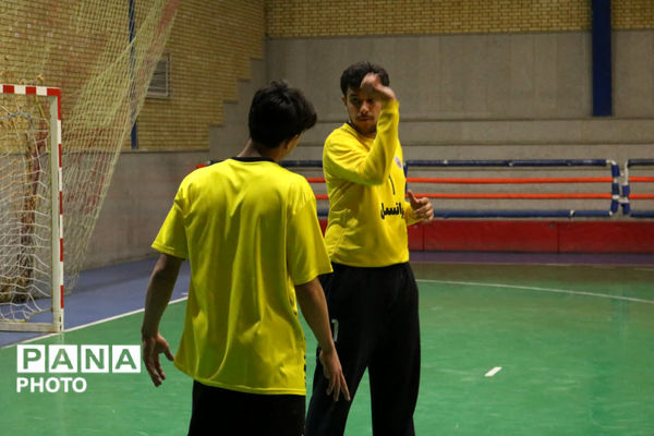 آغاز اردوی انتخابی تیم ملی هندبال دانش‌آموزی پسران در اصفهان