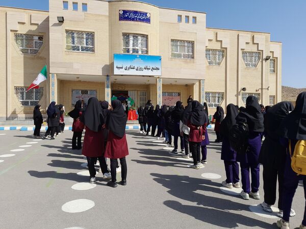 آیین سال تحصیلی جدید در دبیرستان نسیبه شهرستان سملقان