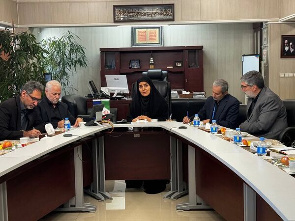 بازدید وزیر راه و شهرسازی از روند خدمات‌رسانی زائران در ایام پایانی دهه صفر