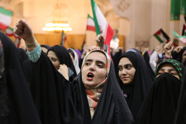 اجتماع عظیم دختران دانشجوی کشور در حرم حضرت معصومه(س)