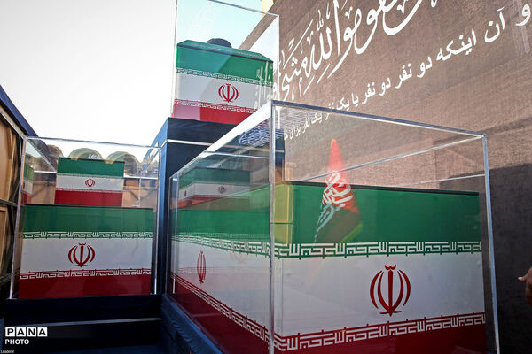 وداع با پیکر مطهر امام شهید امت در مصلای امام خمینی(ره)
