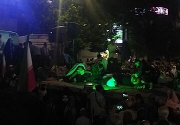 نمایشی به یاد شهدای دانش آموز و معلمان میناب در نیشابور 