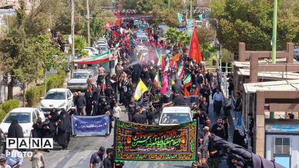 قافله عظیم عزاداری ۲۸ صفر در اصفهان به حرکت درآمد