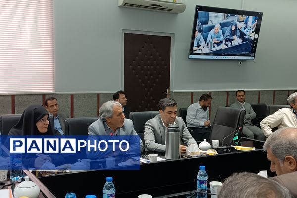 برگزاری نشست ستاد راهبری نماد و بازدید از مدارس