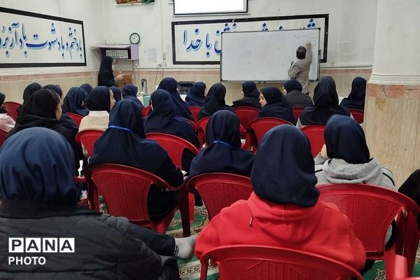  همایش‌های هدایت تحصیلی با محوریت معرفی هنرستان‌های فنی و کاردانش در ناحیه یک شهرری