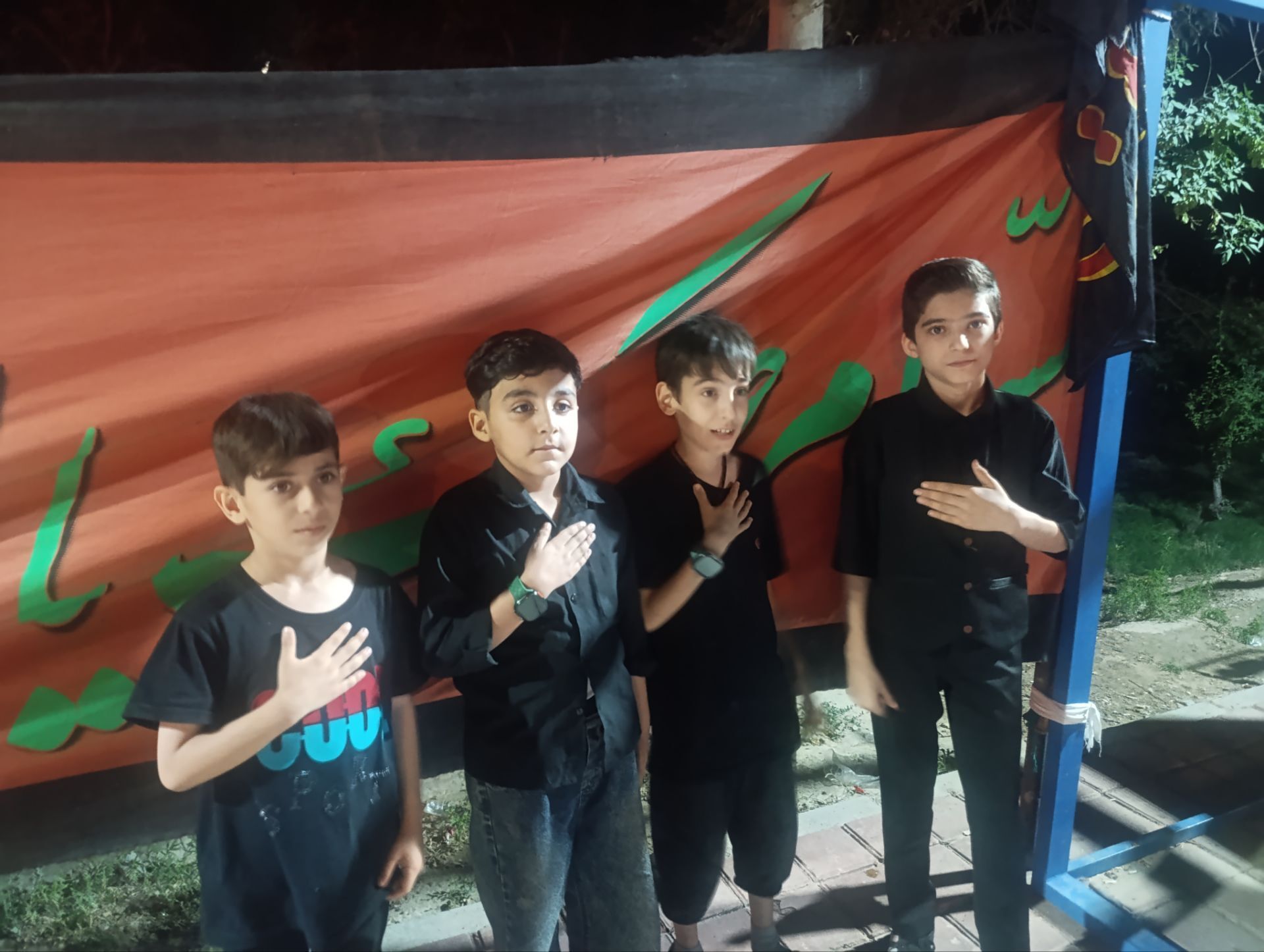 حضور پرشور دهه نودی ها در مراسم عزاداری سید الشهدا