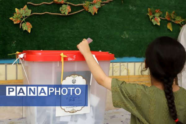 حضور پر شور مردم مشهد در چهاردهمین دوره انتخابات ریاست‌جمهوری 