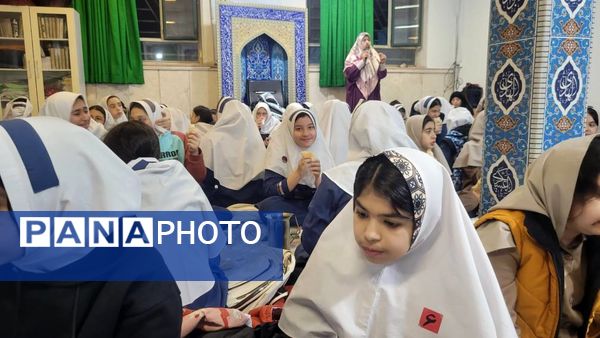 همدلی و معنویت در مراسم افطاری مدرسه حسین‌علی بابایی تهران