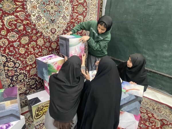 بازدید دانش آموزان دبیرستان دخترانه امید از آرامگاه شهید مدرس