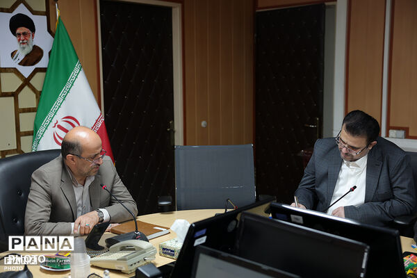 جلسه هماهنگی و هم افزایی بین دبیرخانه کمیسیون تخصصی توسعه آموزش عمومی قرآن کشور و معاونت آموزش متوسطه
