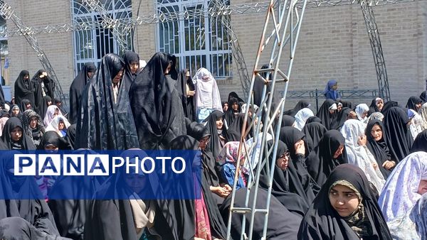 نماز جمعه این هفته شهرستان کاشمر همزمان با روز قدس برگزار شد 