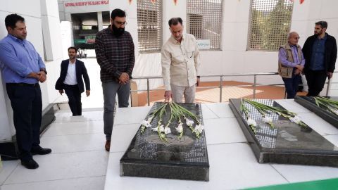 بازدید رئیس و کارکنان سازمان ملی تعلیم و تربیت کودک از باغ موزه دفاع‌مقدس