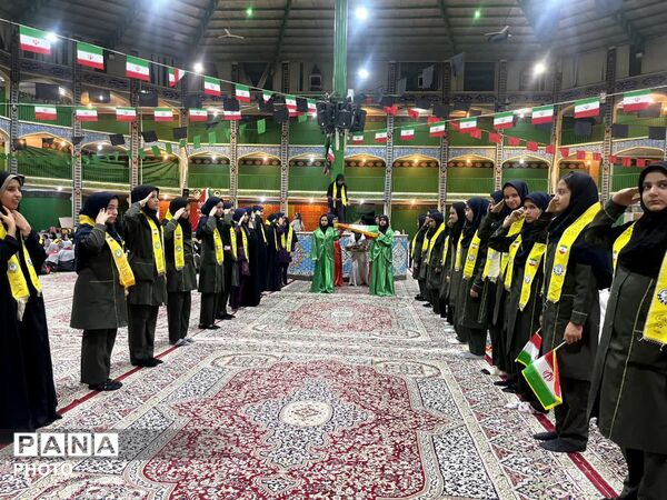 جلوه‌‌ای دیدنی از شور دانش‌‌آموزان در برنامه سالروز تاسیس سازمان دانش آموزی در یزد